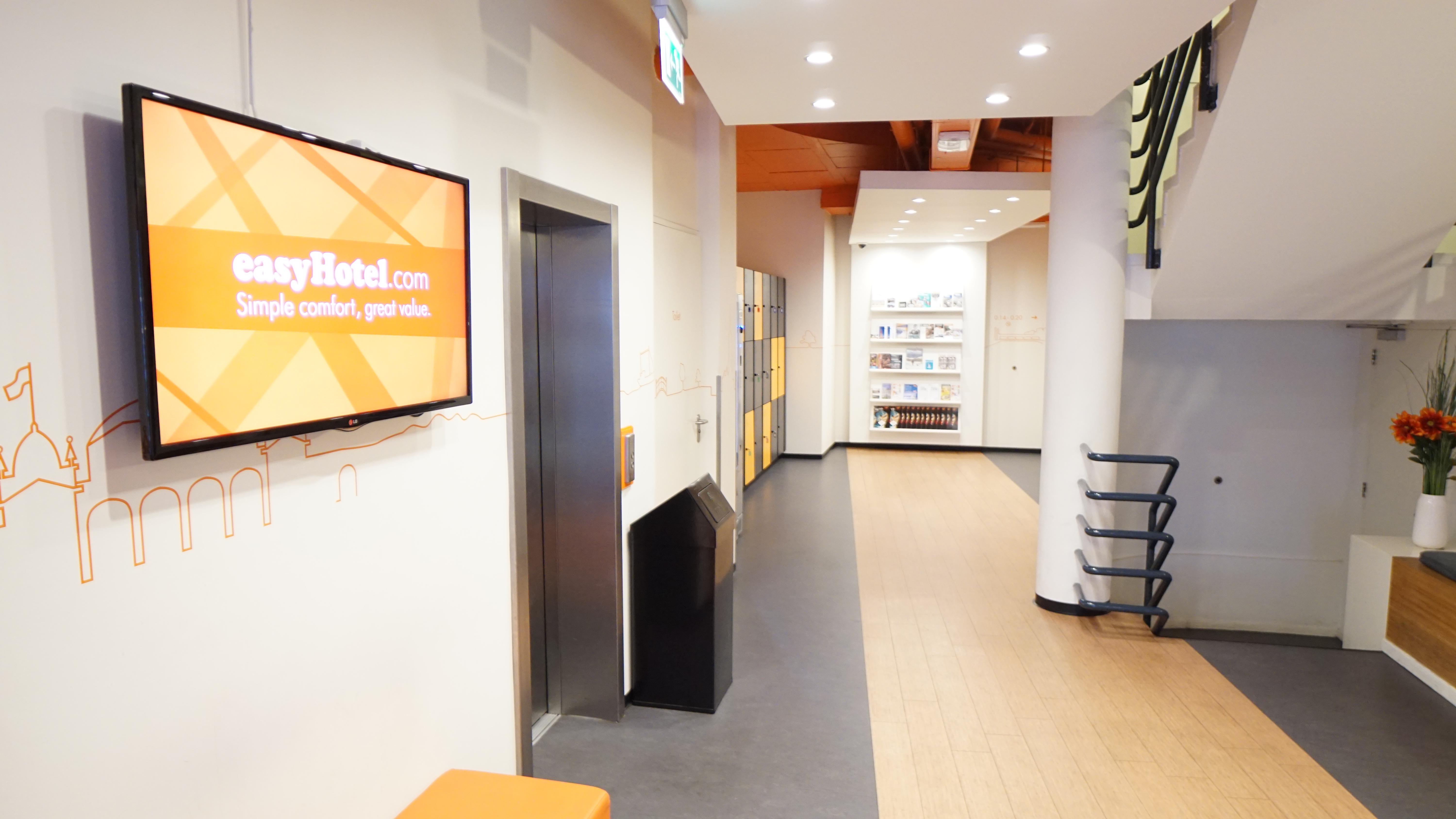 Easyhotel The Hague City Centre Экстерьер фото