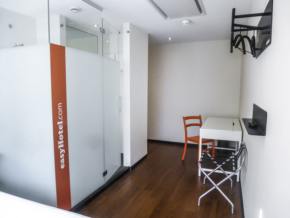 Easyhotel The Hague City Centre Экстерьер фото